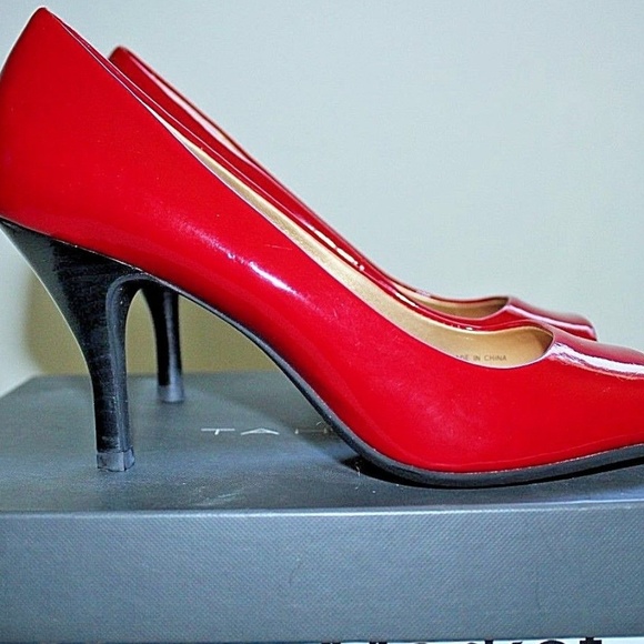 Authentic TAHARI Riddle Patent Open Toe Pump - Picture 2 of 7